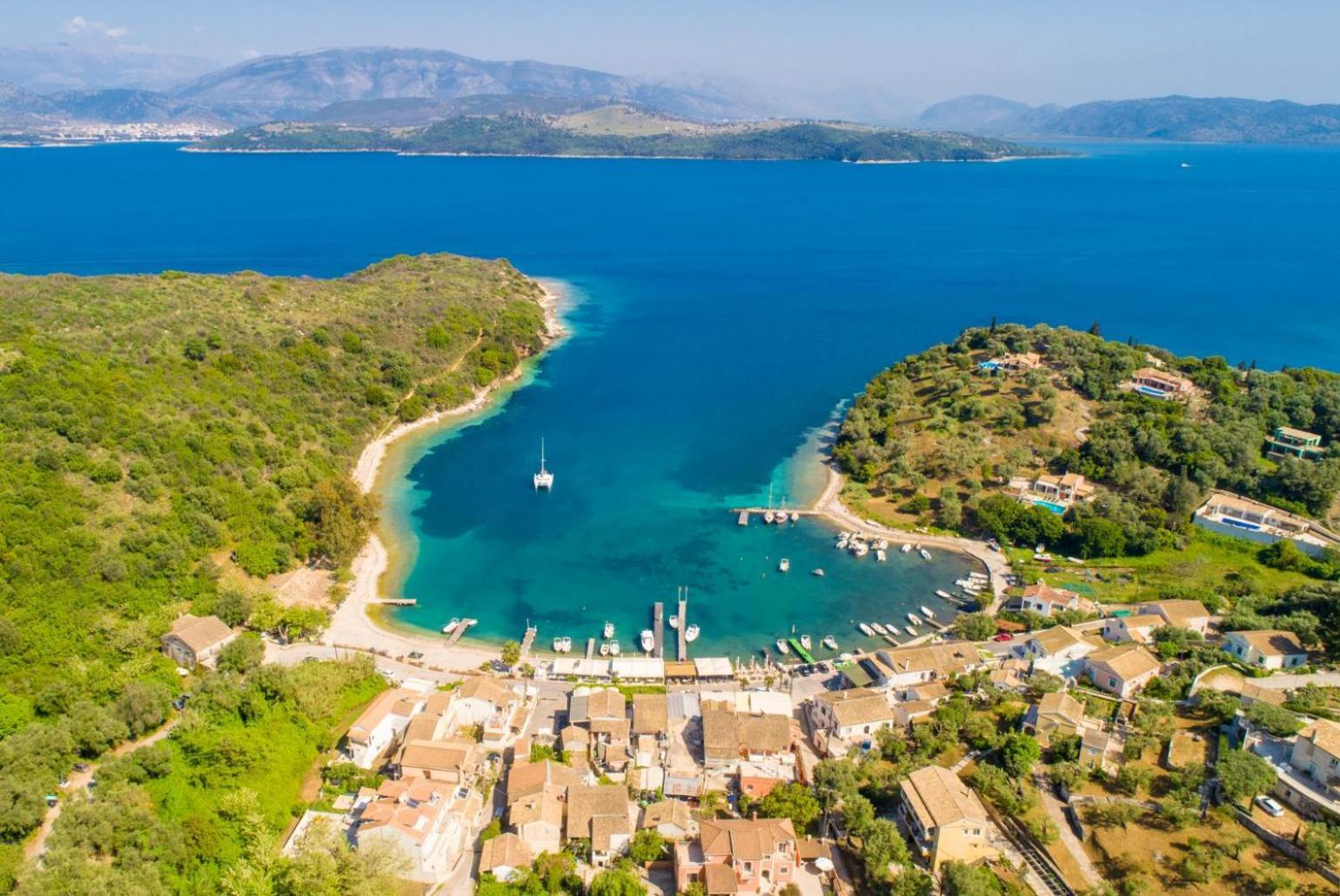 Villa Eleni Agios Stephanos Сидари Екстериор снимка
