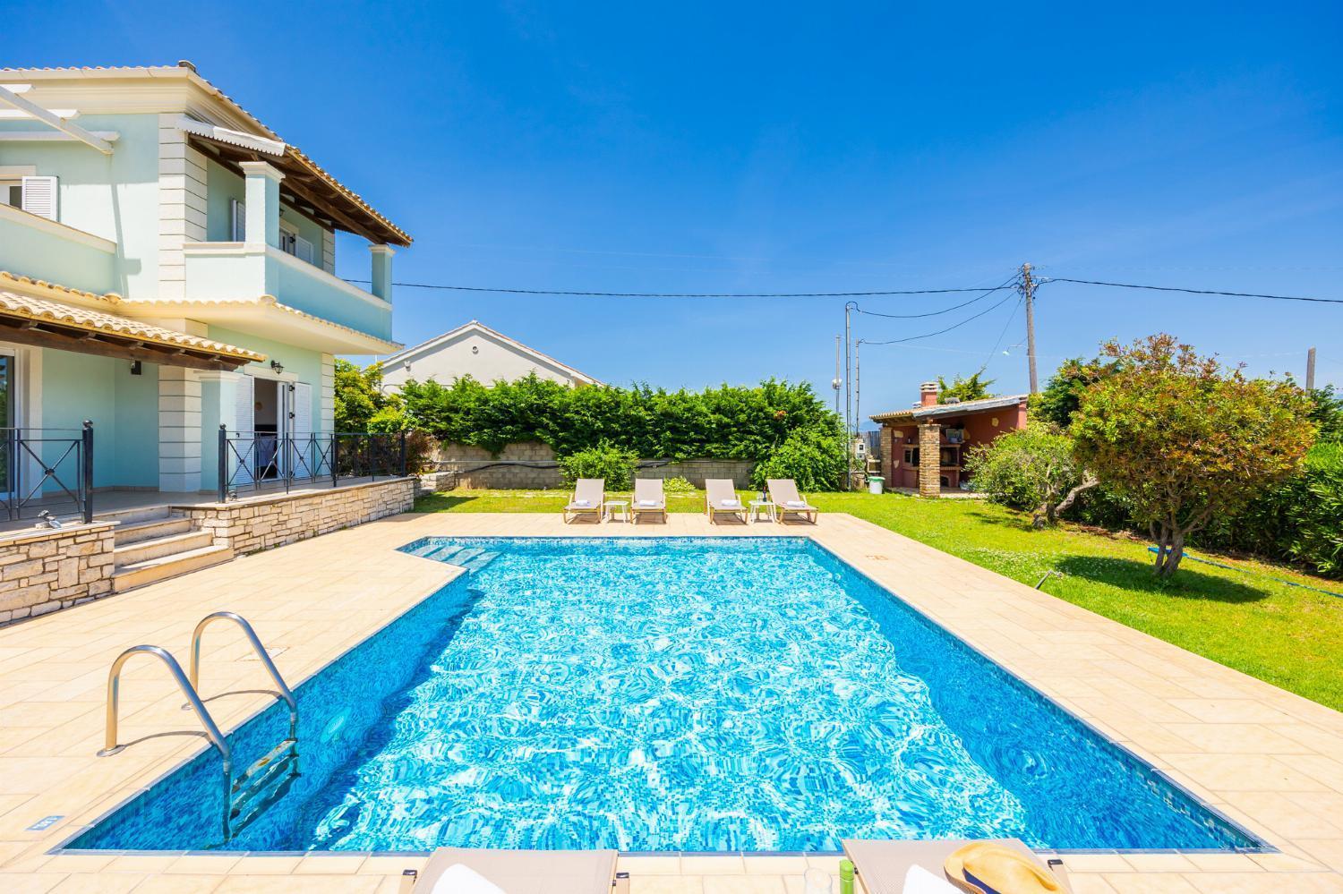 Villa Eleni Agios Stephanos Сидари Екстериор снимка