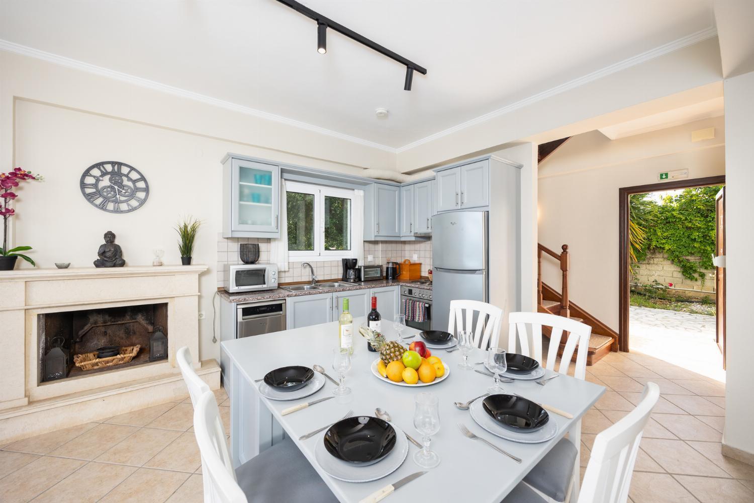 Villa Eleni Agios Stephanos Сидари Екстериор снимка